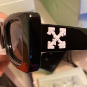 Off-White Virgil Abloh ARTHUR sunglasses, NIB, Black On White